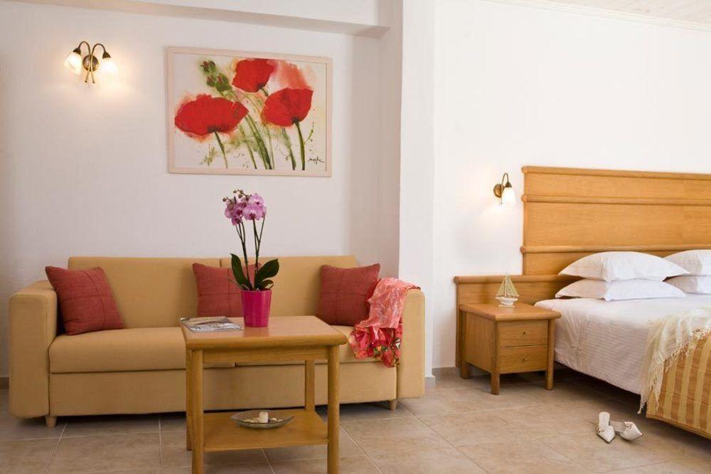 אורנוס Yiannaki Hotel מראה חיצוני תמונה